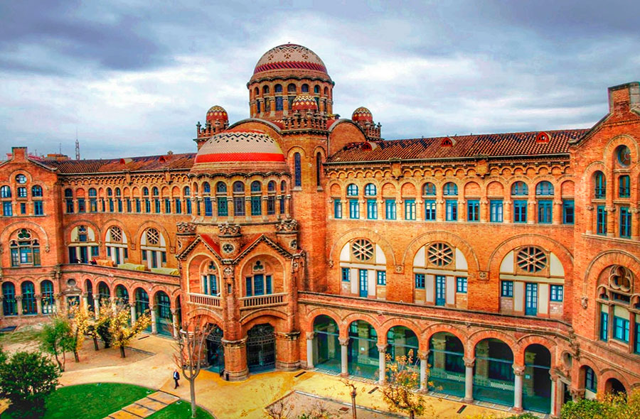 Antigua Casa de la Convalencencia by Gratis in Barcelona