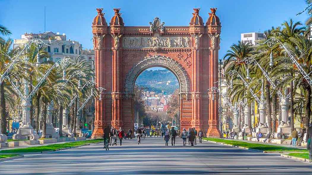 Arco de Triunfo by Gratis in Barcelona