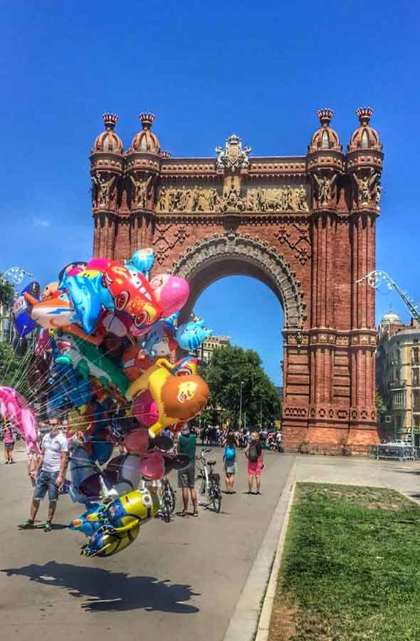 Arc of Triumph by Gratis in Barcelona