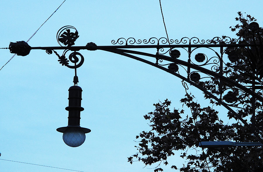 Streetlight-Benches by Gratis in Barcelona