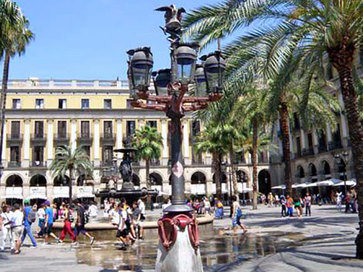 Ciutat Vella District by Gratis in Barcelona