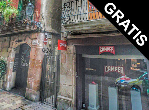 Calle de las Moscas by Gratis in Barcelona