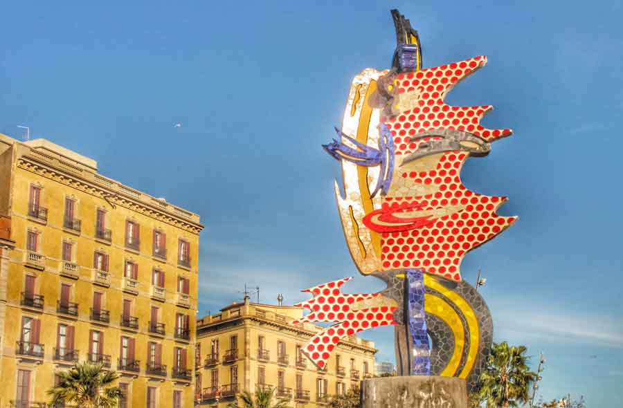 Barcelona's Head Sculpture by Gratis in Barcelona