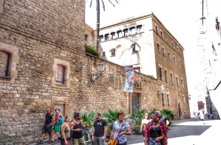 Casa de la Ardiaca by Gratis in Barcelona