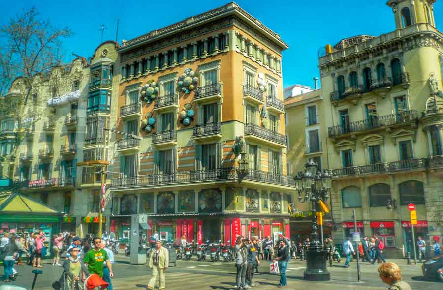 Casa Bruno Cuadros by Gratis in Barcelona