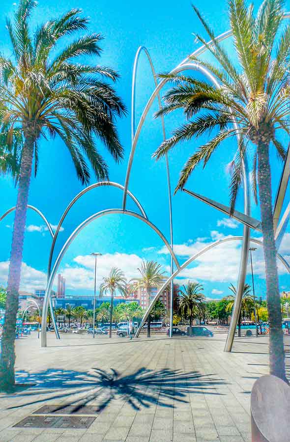 Escultura Olas by Gratis in Barcelona