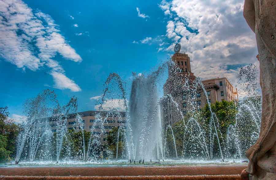 Twin Fountains by Gratis in Barcelona