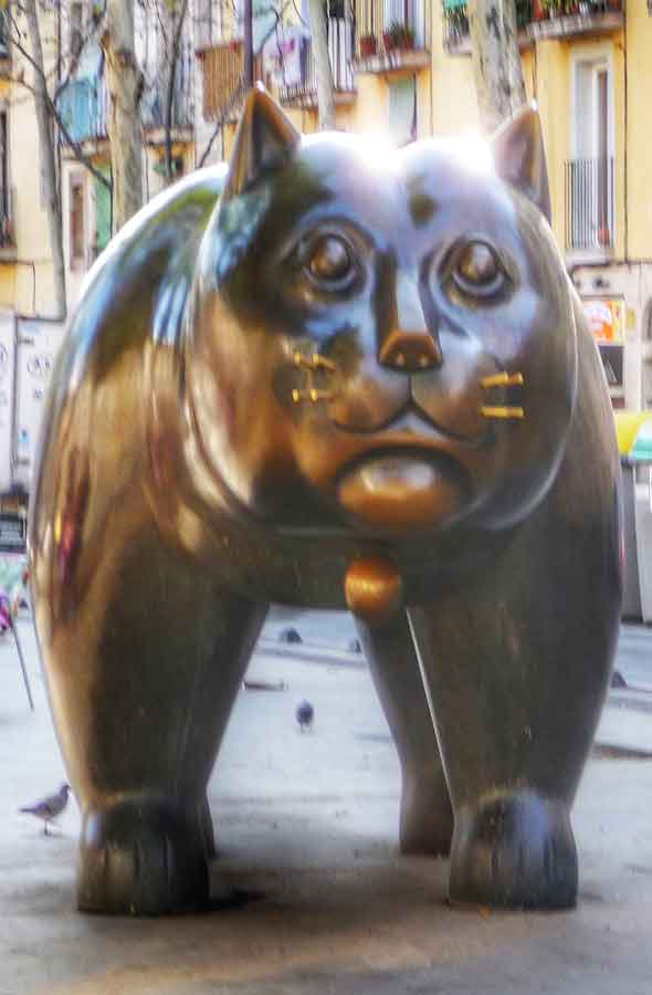 Botero's Cat Sculpture by Gratis in Barcelona