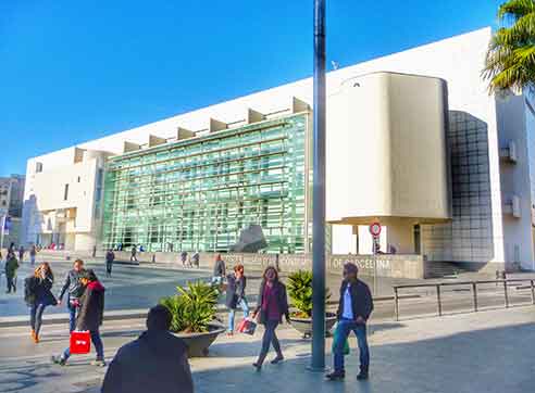 Museo MACBA by Gratis in Barcelona