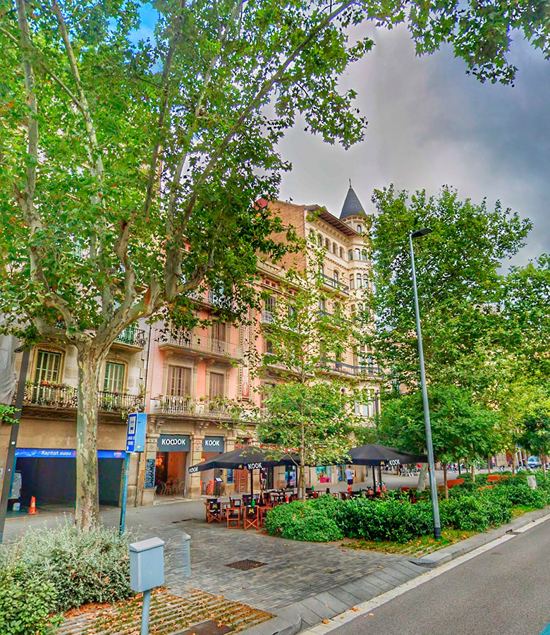 Paseo San Juan by Gratis in Barcelona