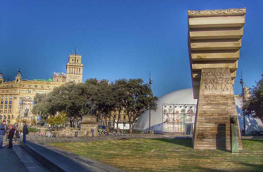 Catalunya Square by Gratis in Barcelona