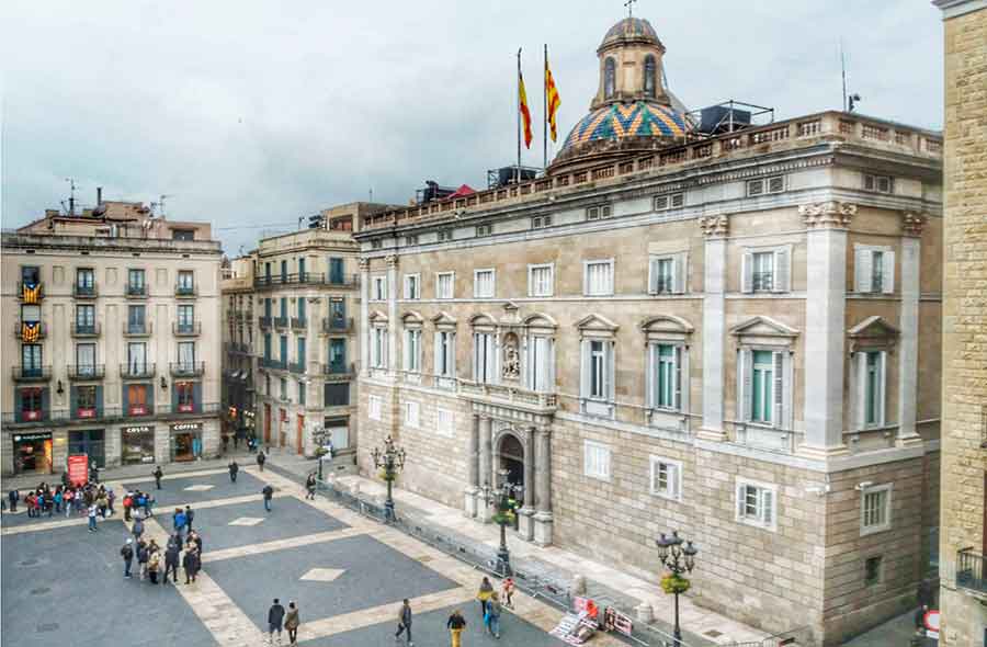 Plaza Sant Jaume by Gratis in Barcelona