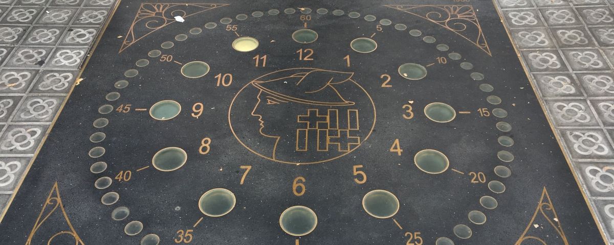 El Reloj Luminoso by Gratis in Barcelona