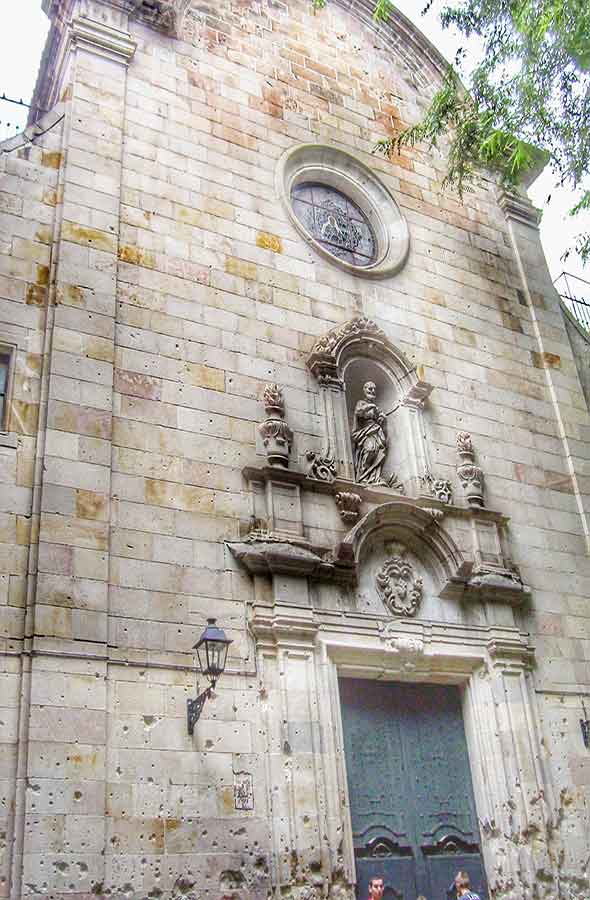 Sant Felip de Neri Square by Gratis in Barcelona