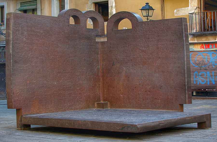 Escultura Topos by Gratis in Barcelona